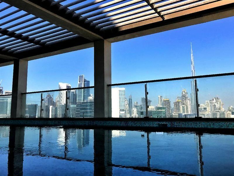두바이 밀레니엄 아트리아 비즈니스 베이 아파트 호텔 외부 사진 View from the rooftop pool